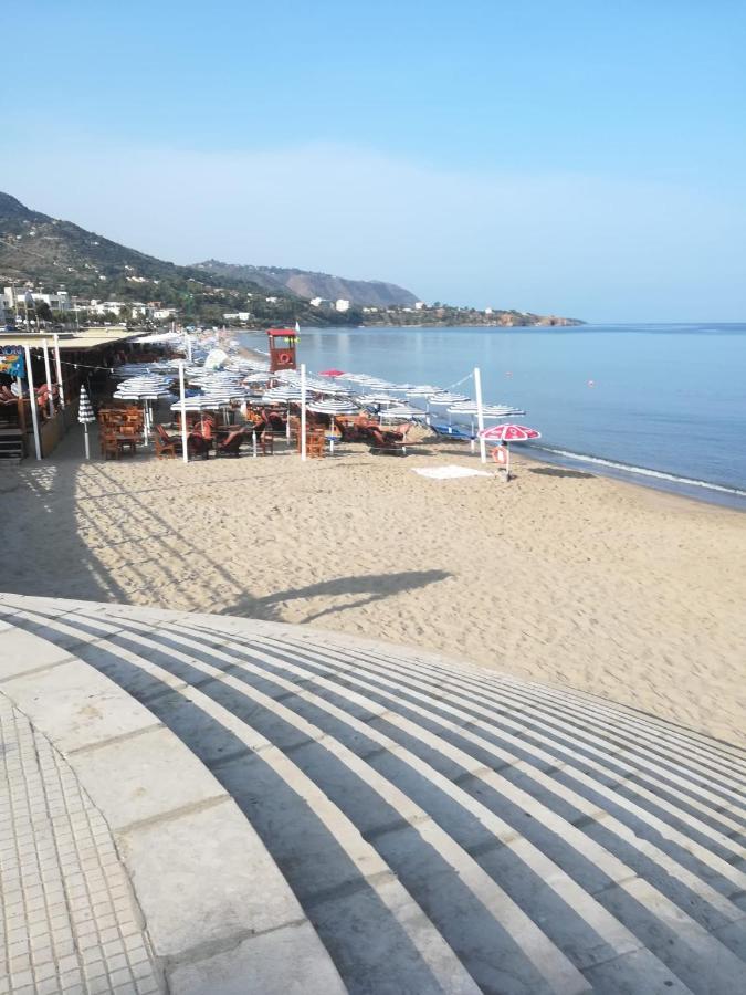 Dea Beach เชฟาลู ภายนอก รูปภาพ